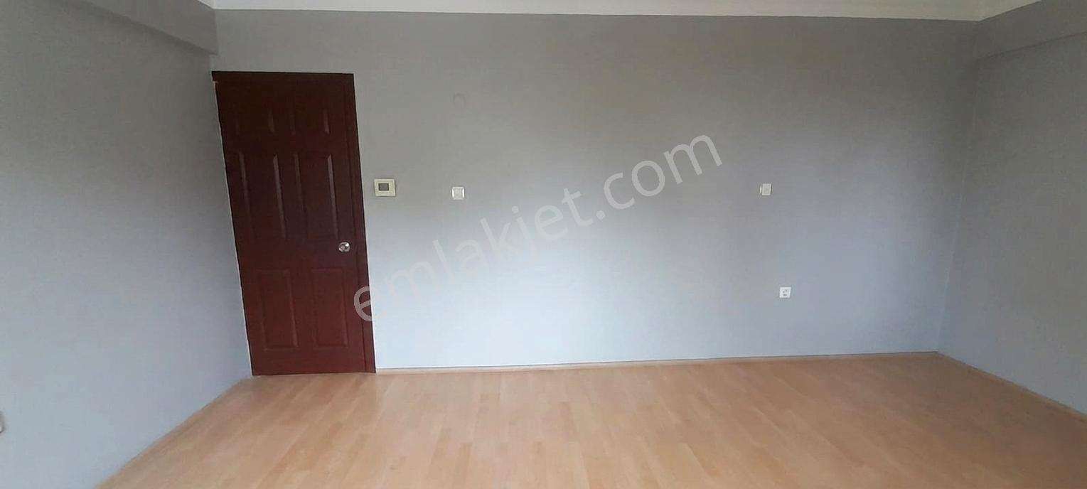 Hasan Basri Çantay'da Hava Üssüne Yakın 3+1 Kiralık Geniş Daire - Görsel 16
