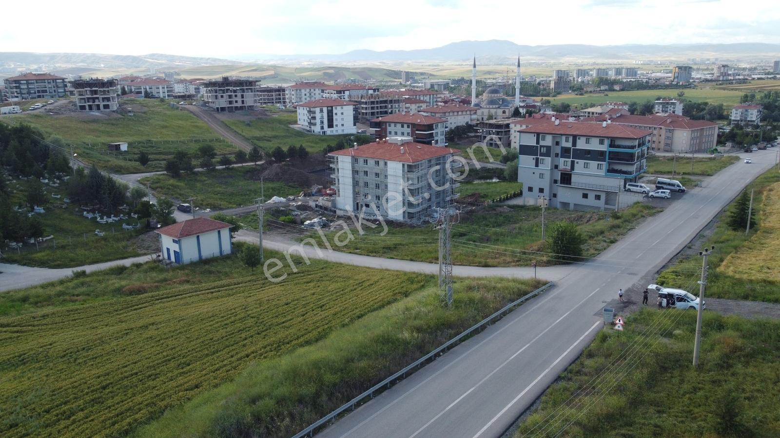 -*-altınova Da Cadde Üstü Köşe Başı Kısa Zamanda Mütahite Girer* - Görsel 2