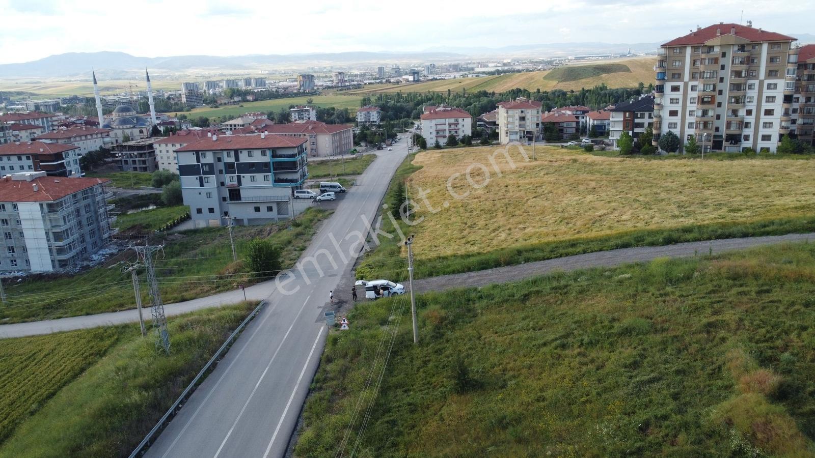 -*-altınova Da Cadde Üstü Köşe Başı Kısa Zamanda Mütahite Girer* - Görsel 8