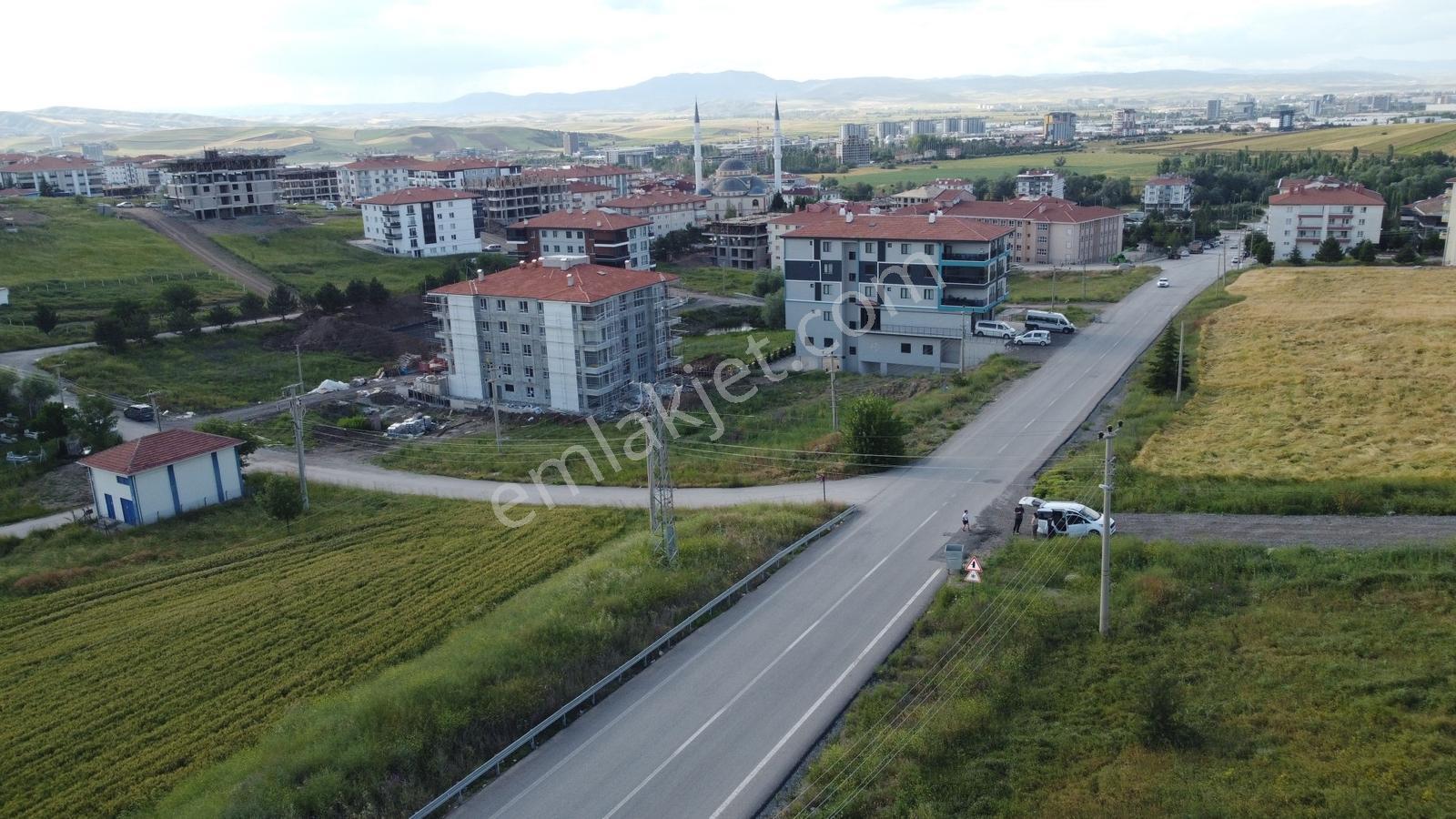 -*-altınova Da Cadde Üstü Köşe Başı Kısa Zamanda Mütahite Girer* - Görsel 7