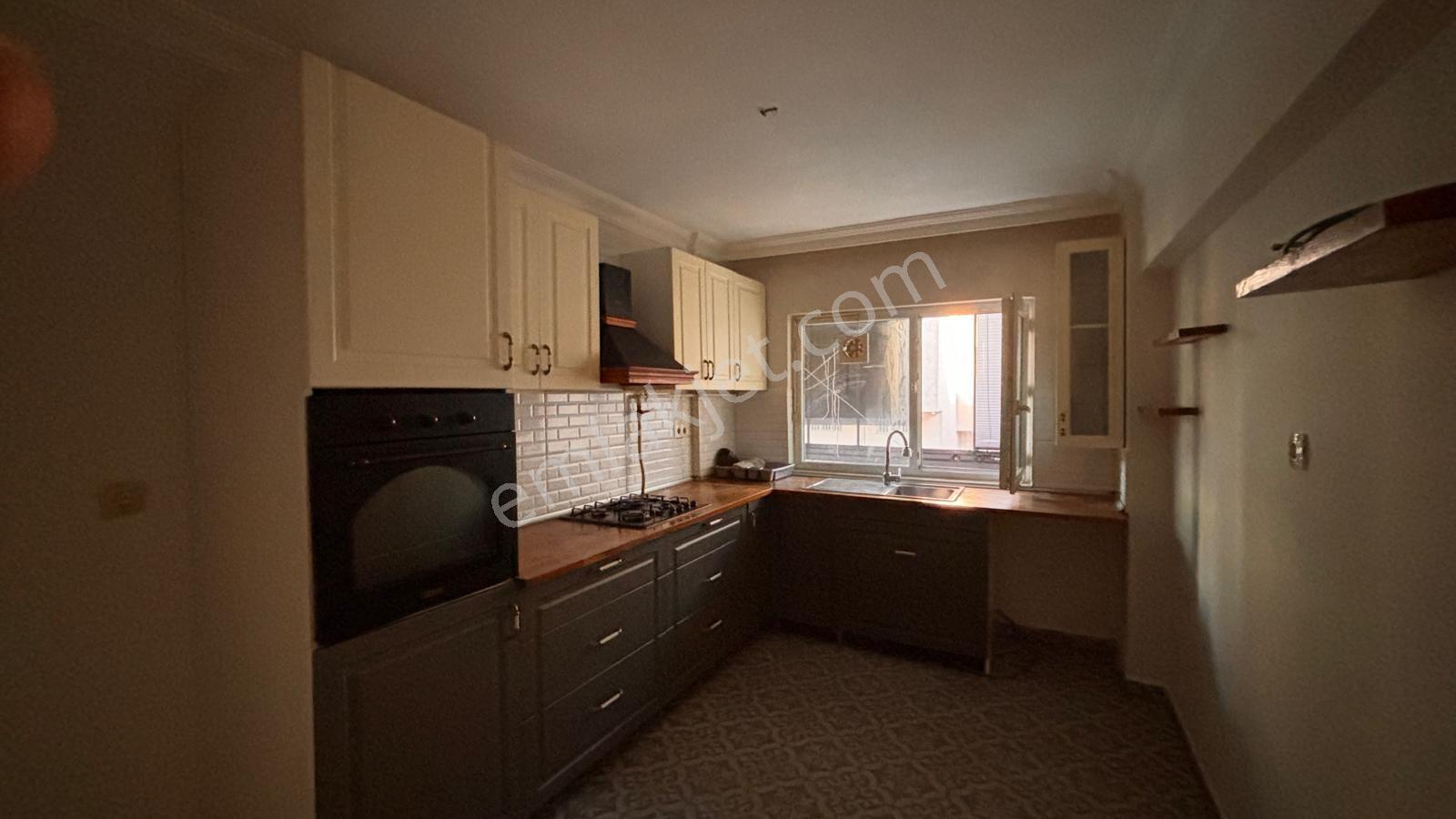 Ataevler Mahallesinde Divan Sitesi İçerisinde 3+1 Kombili Daire - Görsel 3