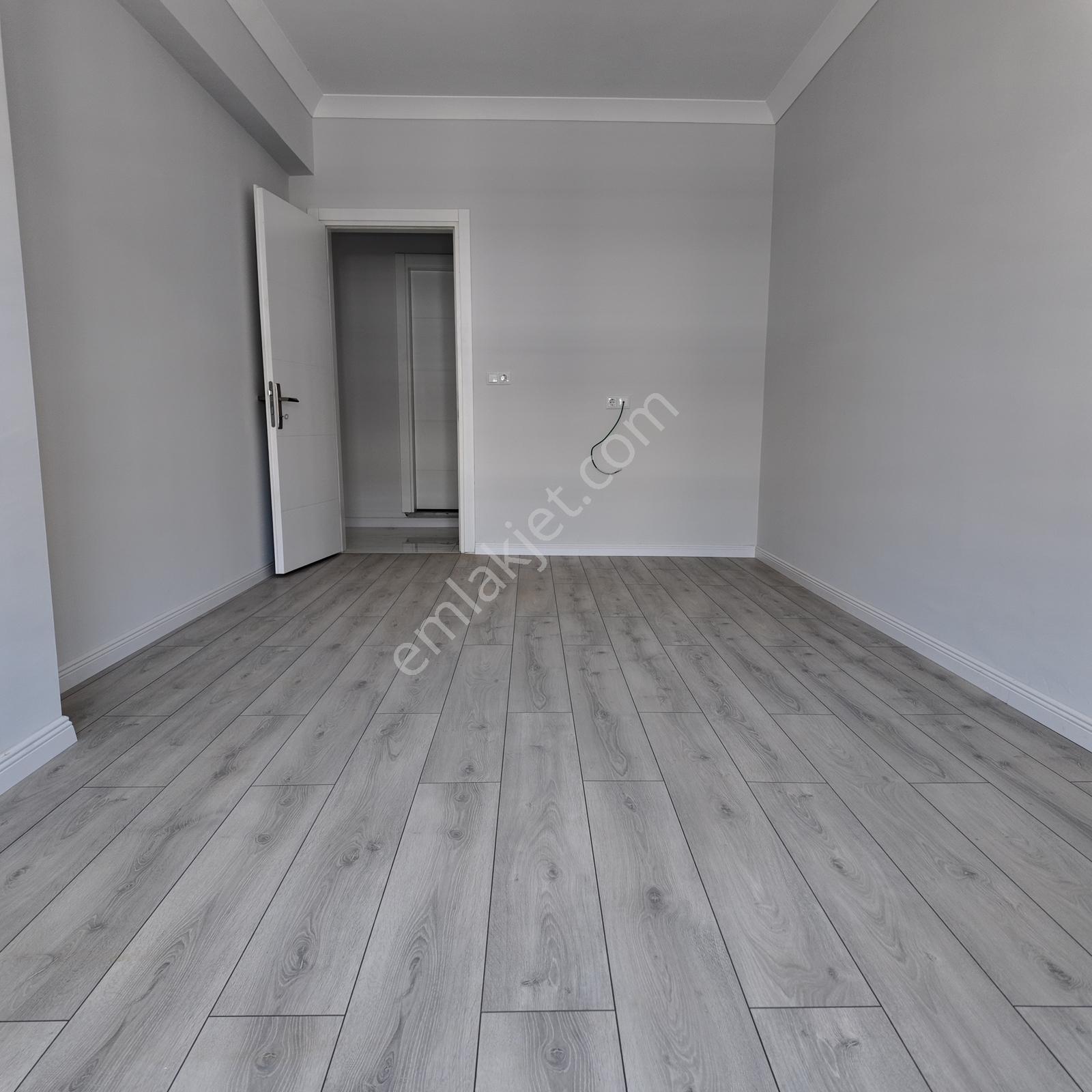 Reşatbey Loca 54 Projesinde Havuz Cepheli 128m2 3+1 Arakat Daire - Görsel 6
