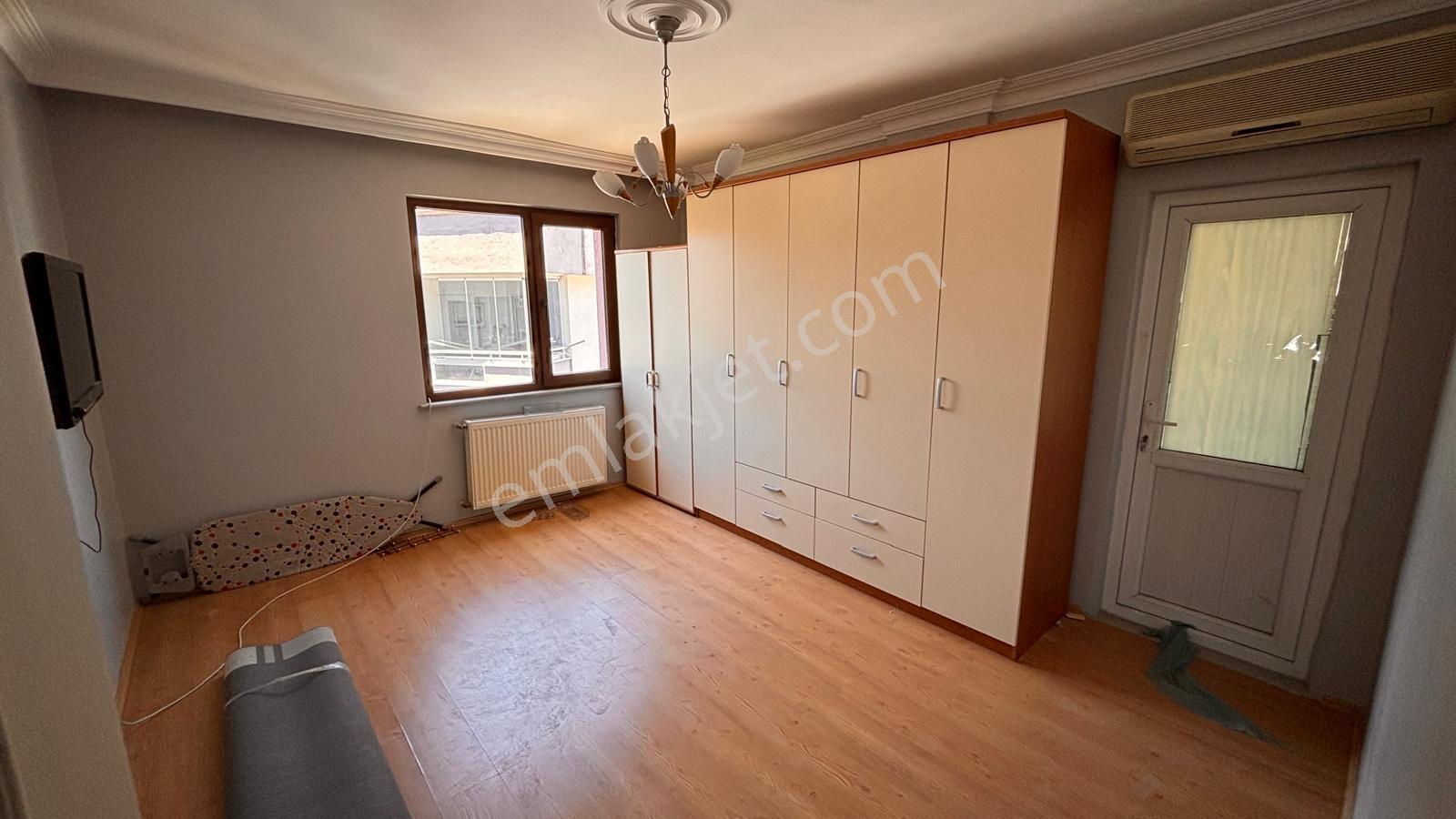 Barış Mahallesi Saraylar Apartmanında 4. Kat Kombili Daire - Görsel 13