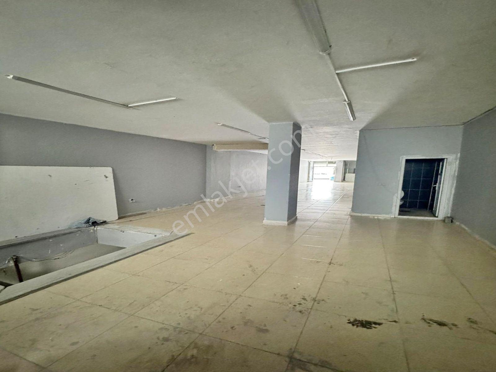 Konak Yapı'dan 335m2 Düz Ayak Kiralık Dükkan - Görsel 5