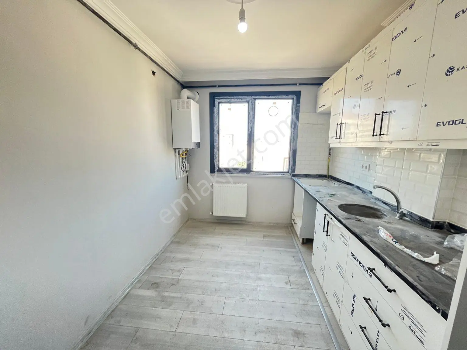 M. Akif Mh Metroya Yürüme Mesafesi Ebeveyn Banyolu Kiralık Daire - Görsel 12