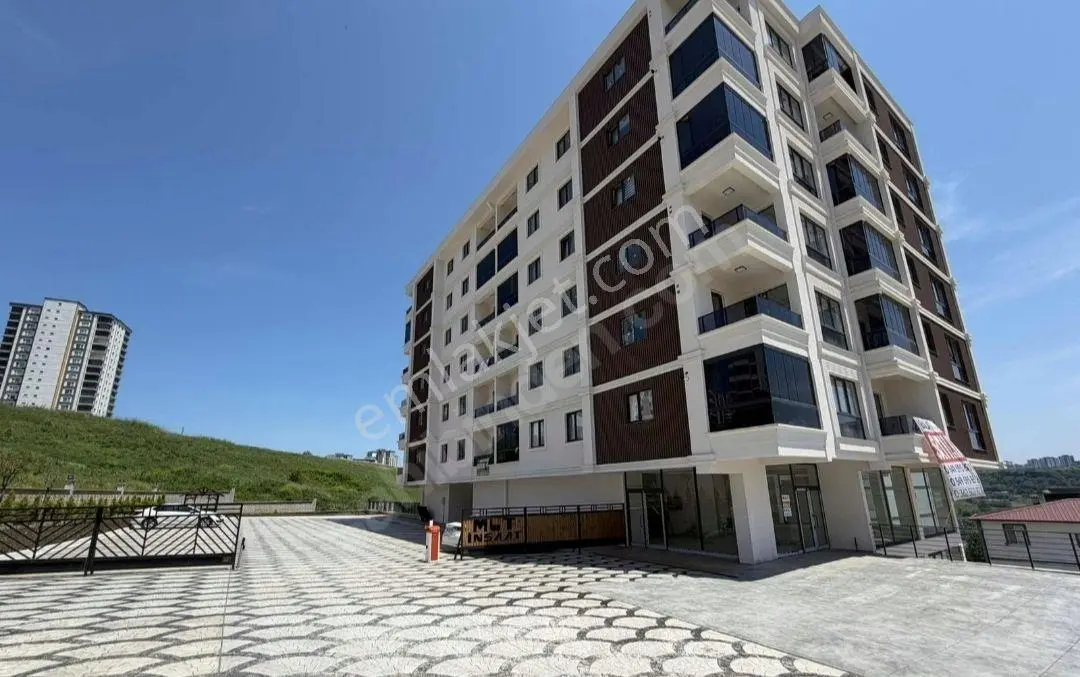 Büyükkolpınar'da İskanlı Ara Kat Satılık 3+1 Daireler