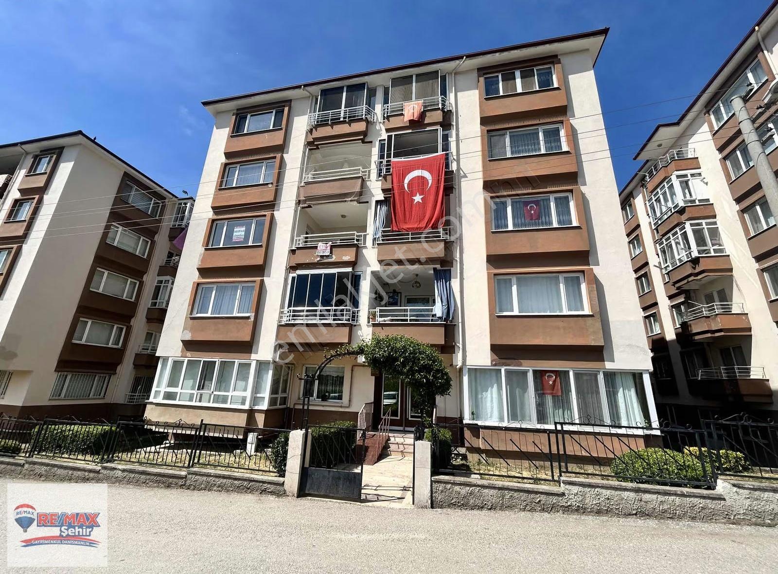 Re/max'dan Yalova Koru'da 3 + 1 Satılık Daıre - Görsel 2