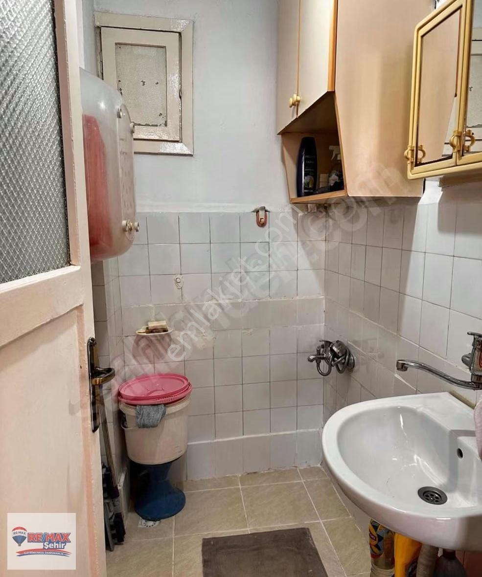Remax Şehır'den Fatıh Kocamustafapaşa 'da Satılık 2 + 1 Daıre - Görsel 11