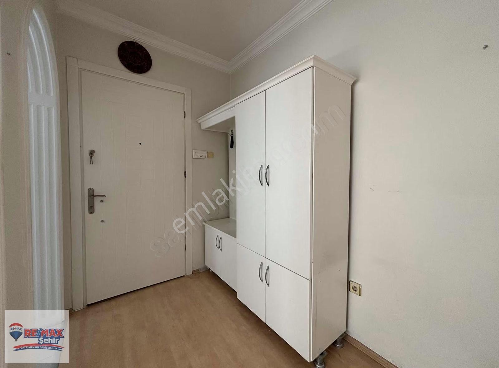 Remax Şehir Kapalı Pazaryeri Dibinde Aile Apt'da Kiralık 3+1 - Görsel 8