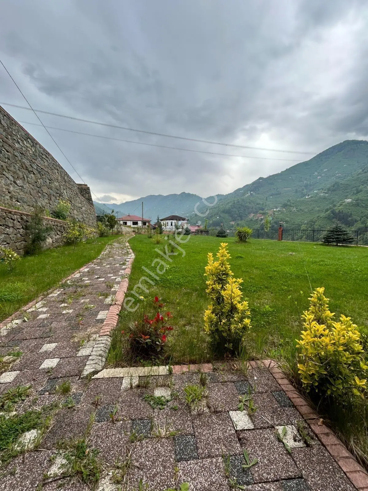 Yomra'da 1400m2 Arsa İçinde Muhteşem Satılık Villa - Görsel 2