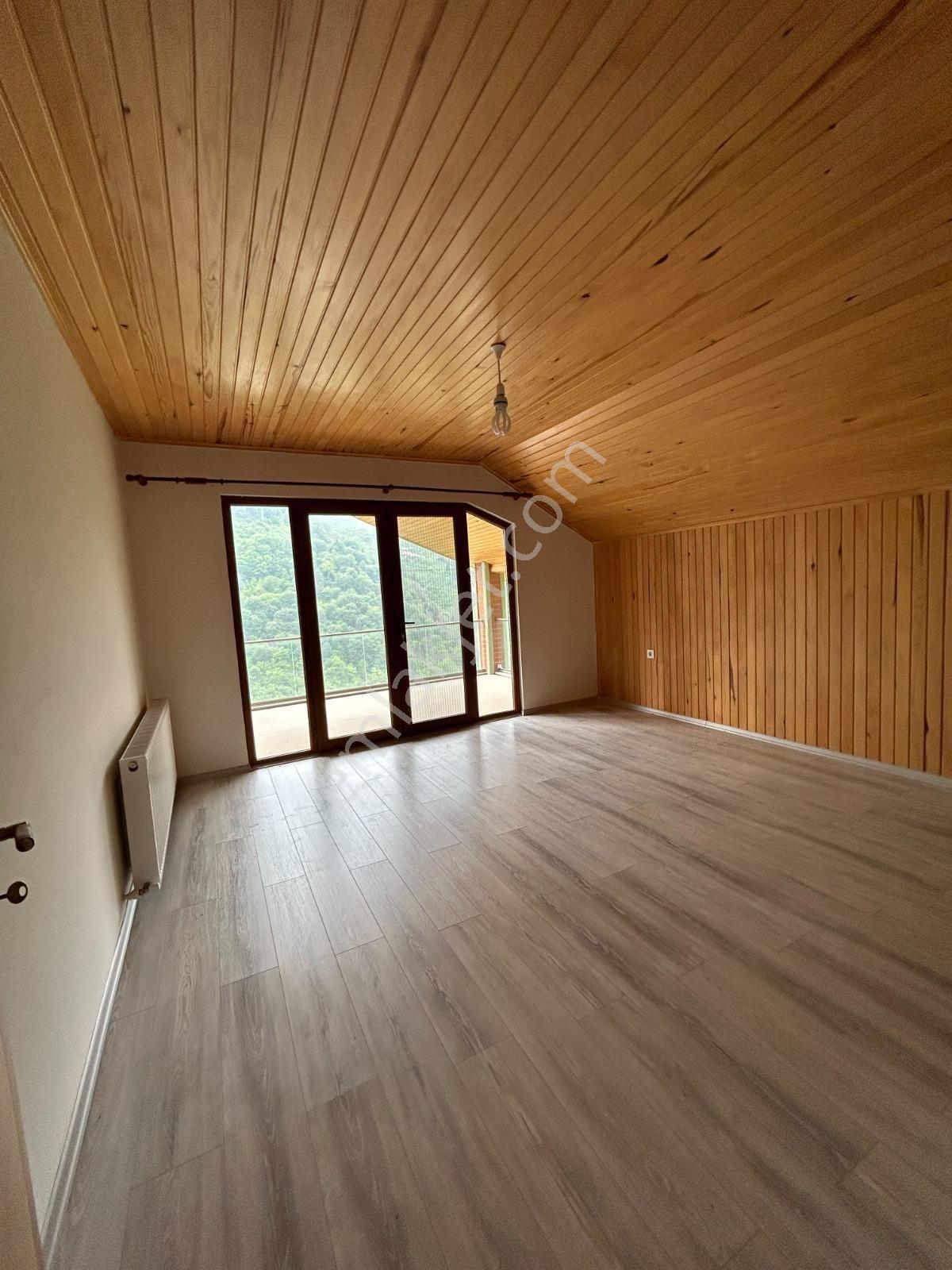 Yomra'da 1400m2 Arsa İçinde Muhteşem Satılık Villa - Görsel 11