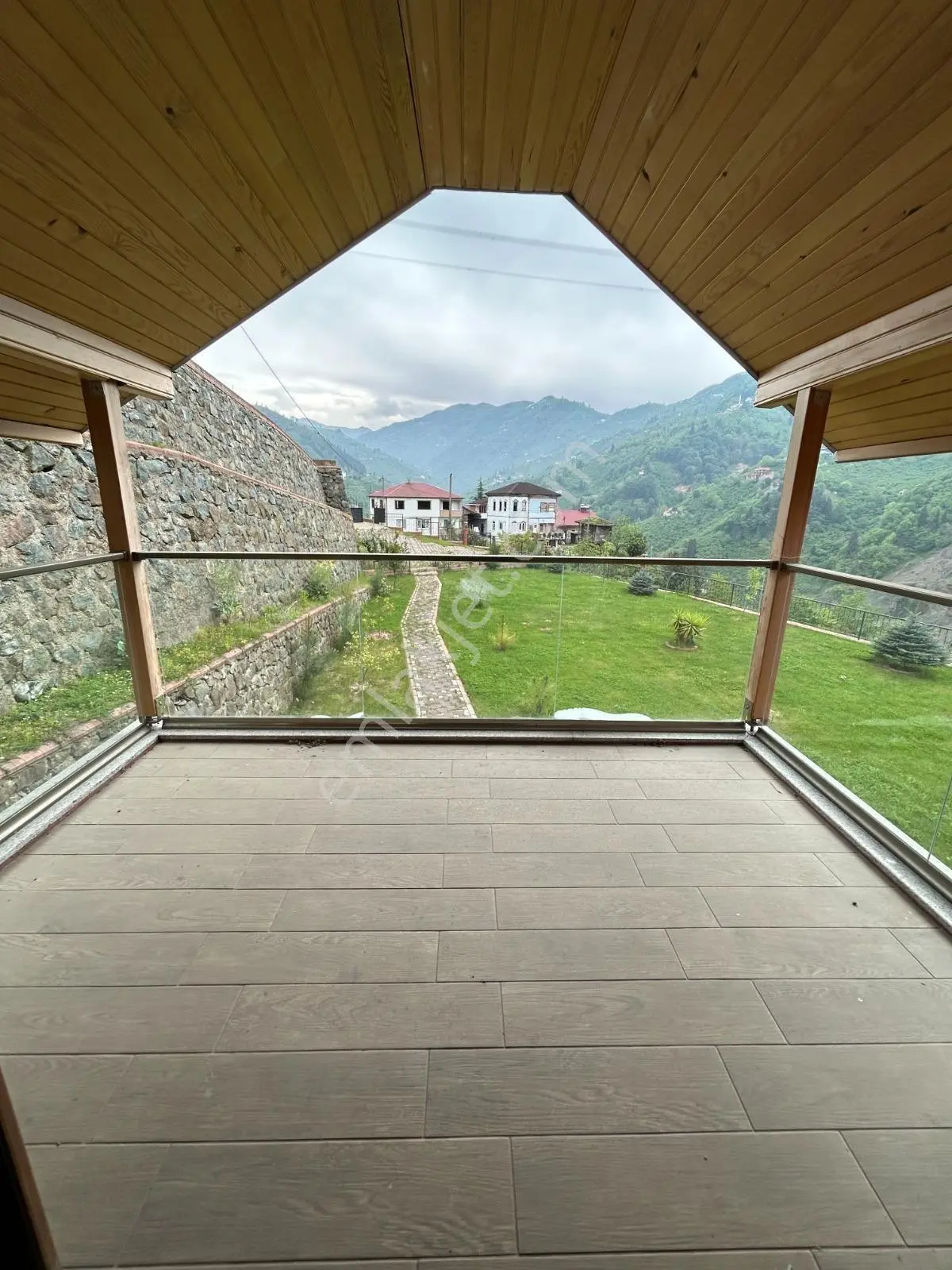 Yomra'da 1400m2 Arsa İçinde Muhteşem Satılık Villa - Görsel 6