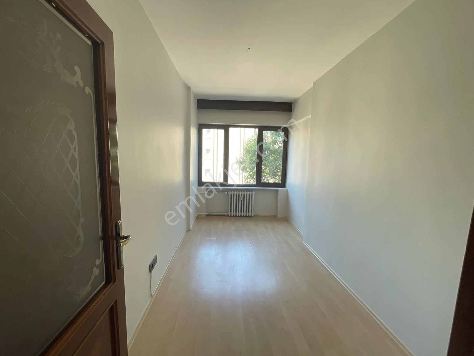 Nişantaşı Teşvikiye Mahallesi'nde 3+1 Kiralık Ferah Daire - Görsel 13