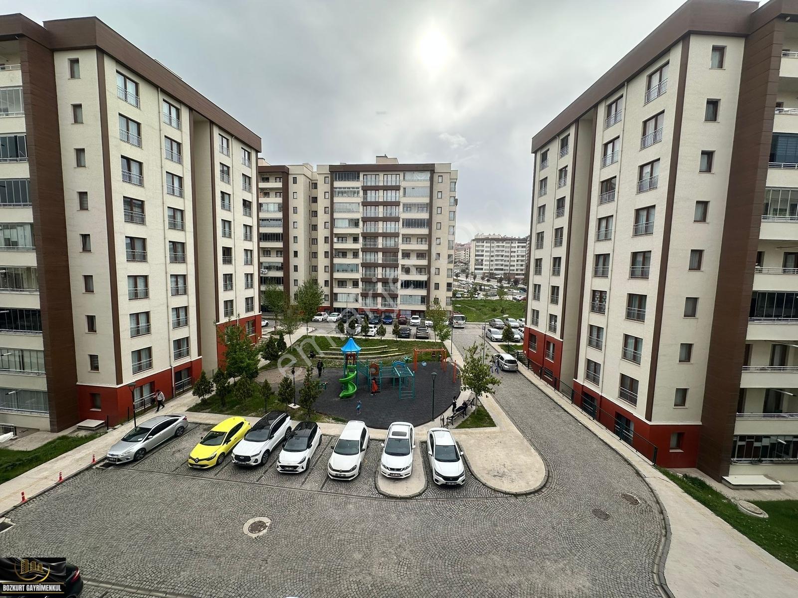 Sincan Saraycıkta 143m2 3+1 E.banyolu Full Yapılı Satılık Daire - Görsel 18