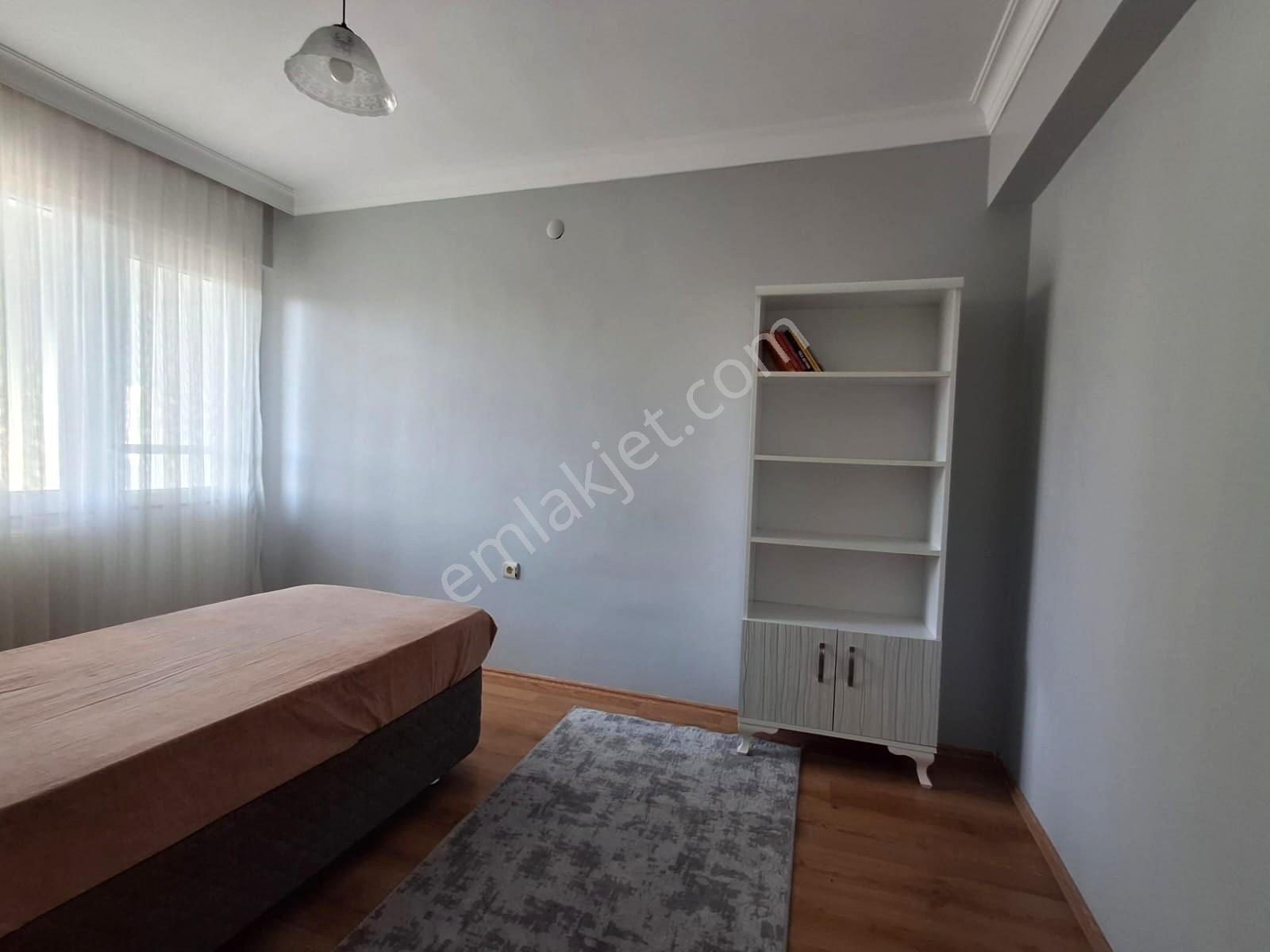 Ulukent 29 Ekim Mahallesinde Eşyalı 3+1 Kiralık Daire - Görsel 27