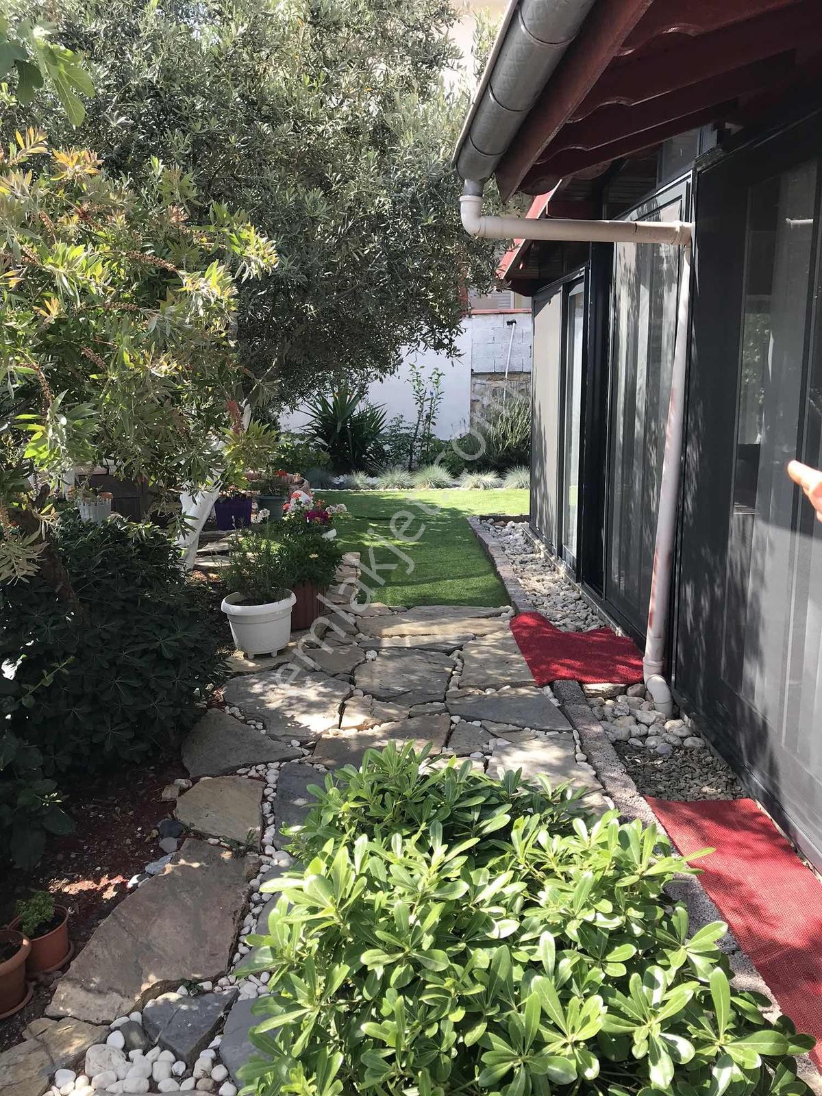 Ömür Koyunda Eşsiz Manzaralı Eşyalı Kısa Dönem Kiralık 3+1 Villa - Görsel 35