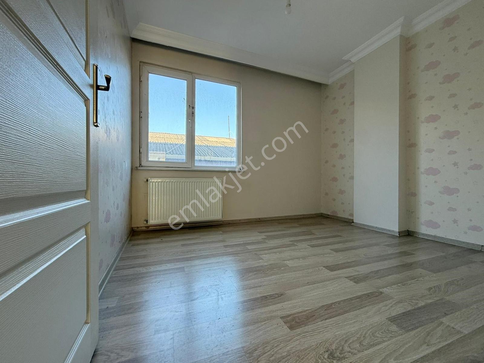 Metrobüse 10 Dk Mesafede Cadde Dibi Balkonlu 2+1 Kiralık Daire ! - Görsel 24