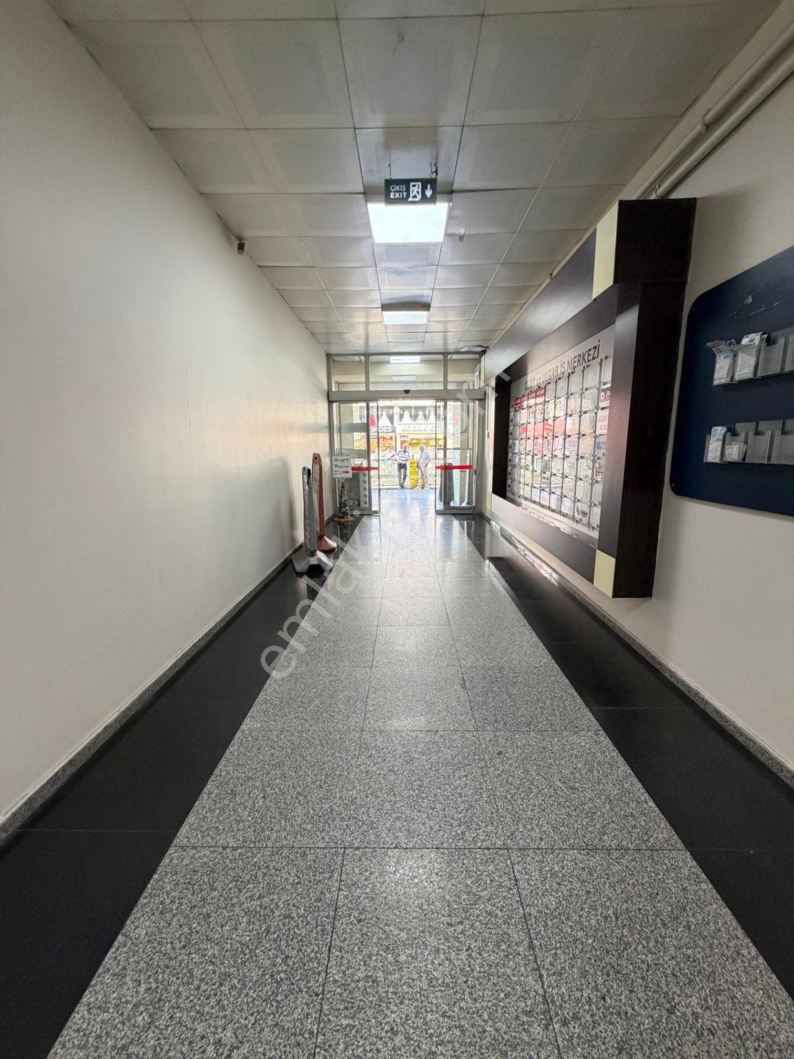 Esenyurt Meydan Merkezde Plazada Yatırımlık 60m² 1+1 Ofis - Görsel 4
