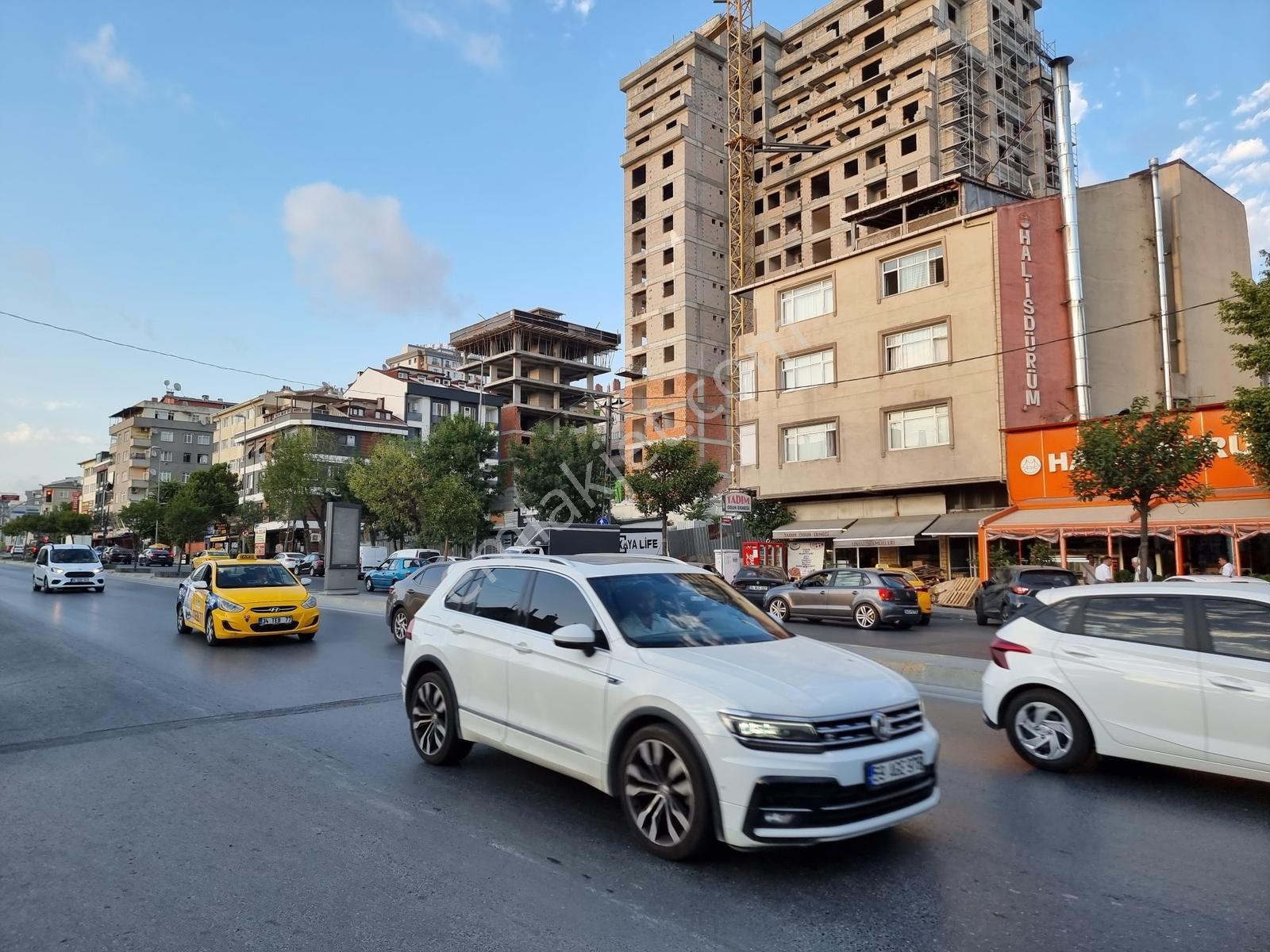 Halkalı İstasyon Caddesi Bankacılar Sitesi Full Tadilatlı 2+1 - Görsel 3