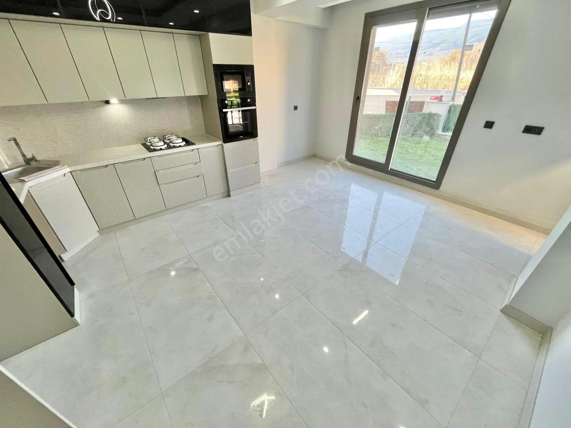 Akçay Ay Emlak'tantahtakuşlar'da Denize Sadece 50 Mt Huzur Bulacağınız Satılık 3+1 Müstakil Villa - Görsel 8