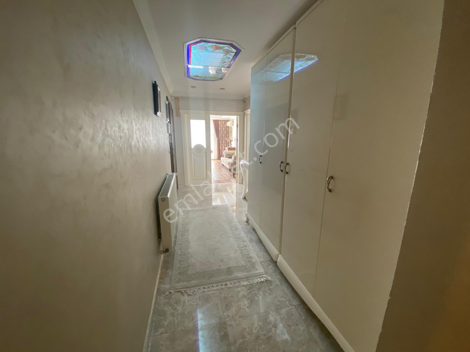 Bahçelievler Aka Koleji Yakını 200 M² 1.kat 4+1 K. Oto Parklı - Görsel 22