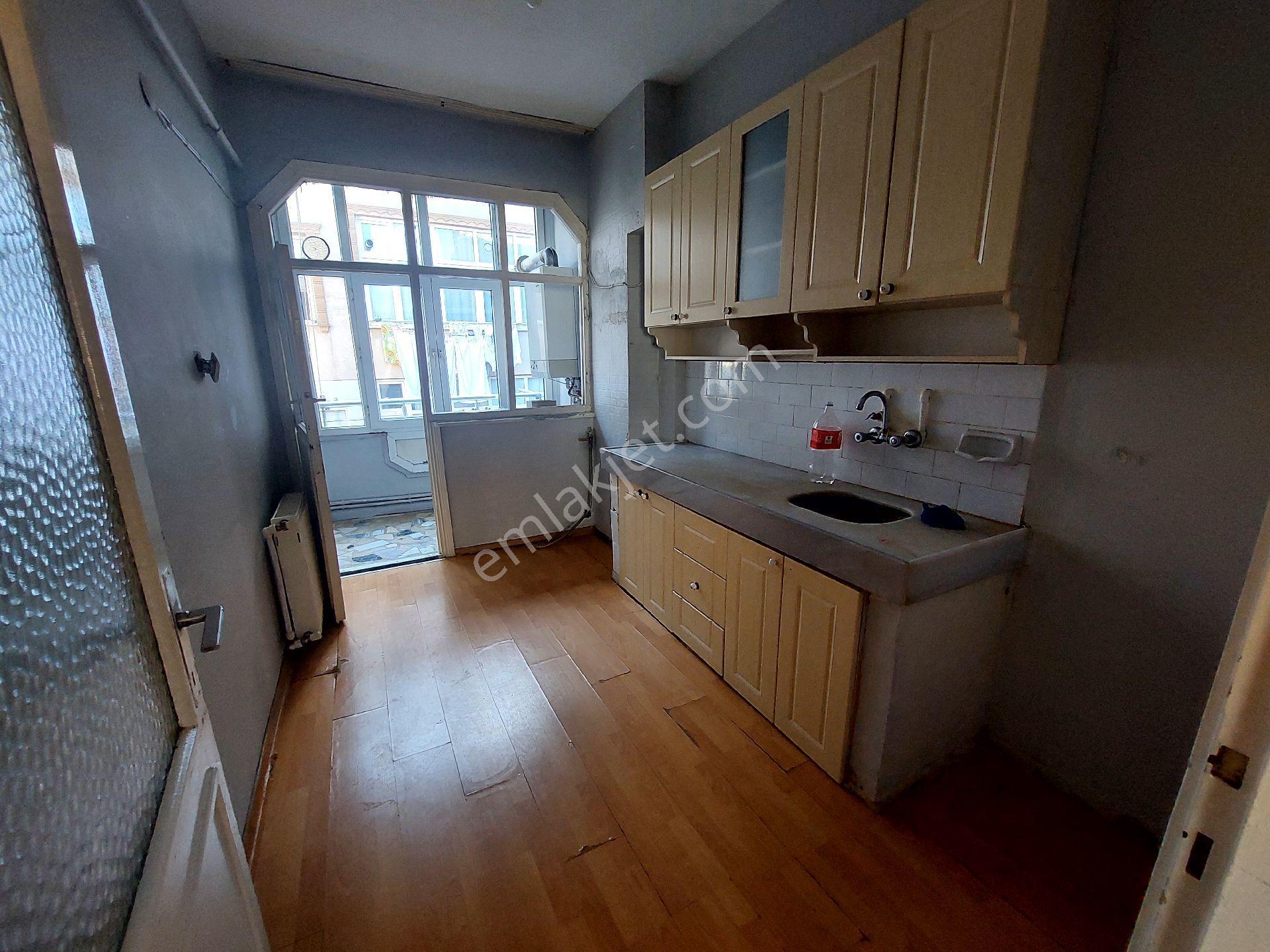 Gaziosmanpaşa Hürriyet Mah De Kiralık Daire 3.kat 3+1 140m2 - Görsel 13