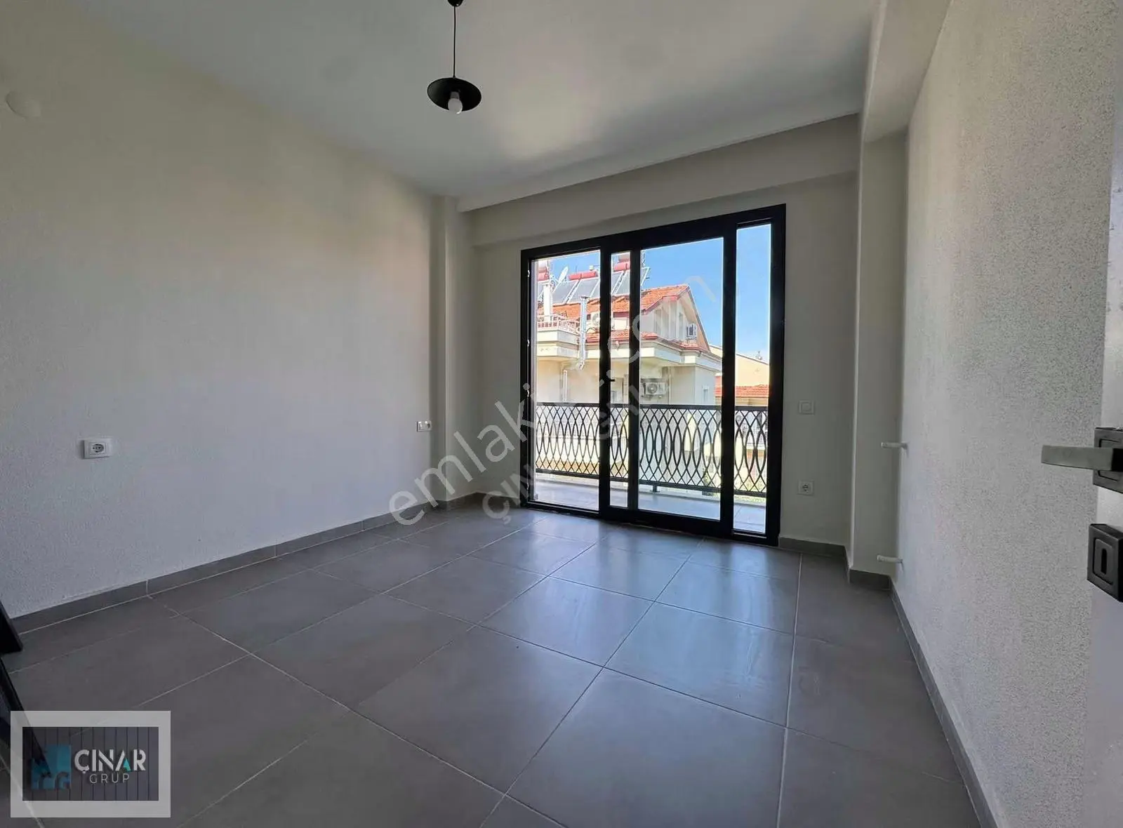 Yeni Bina Asansör + Merkezi Konumda Eşyasız Kiralık Daire - Görsel 6