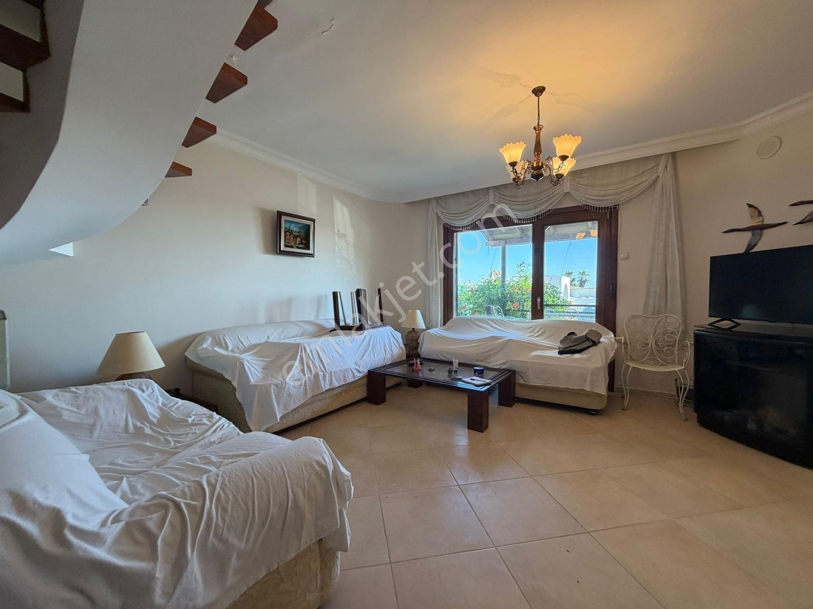 Poyrazdan Sarımsaklı'da Denize Sıfır Müstakil 350m2 Yazlık Villa - Görsel 9