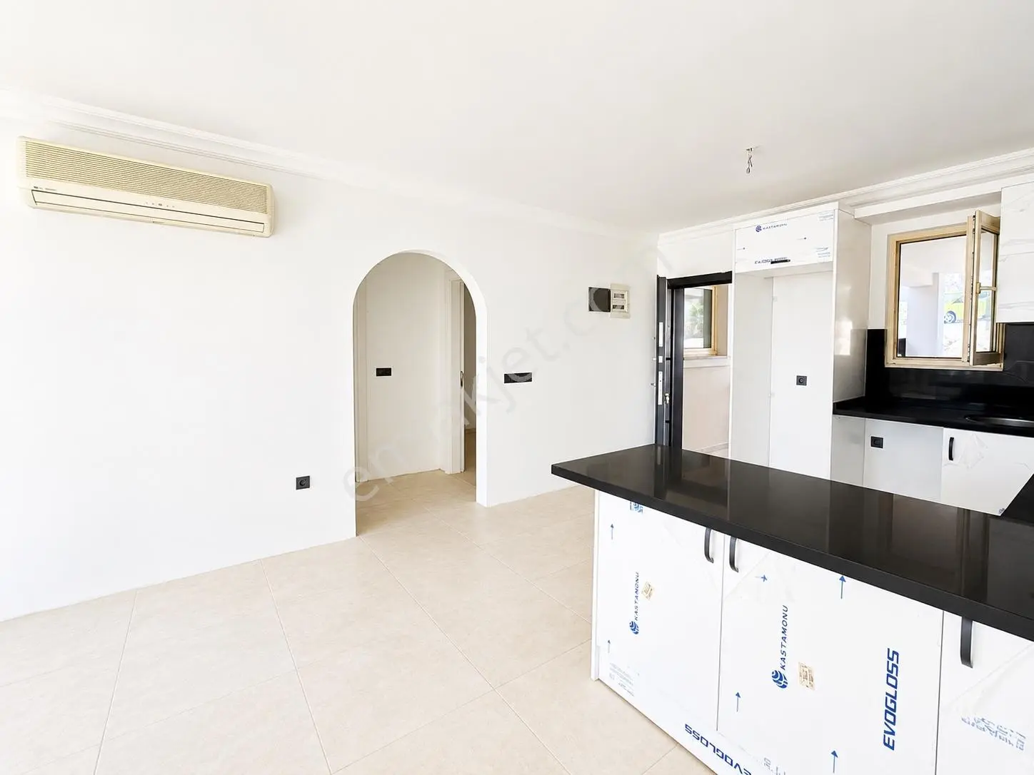 Bodrum'a Yakın Özel Plajlı Sitede Tamamen Yenilenmiş Satılık Ev - Görsel 6