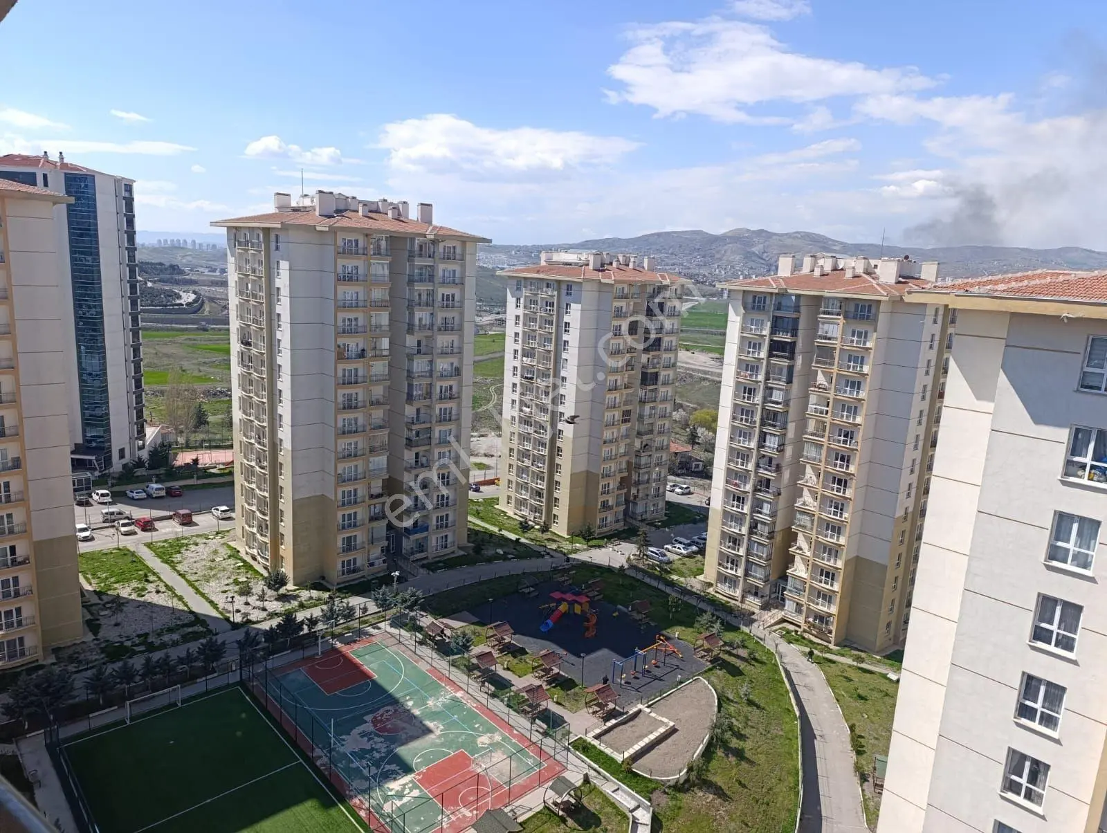 Yükseltepe Mah Satılık 2+1 Site İçinde Güvenlikli Geniş Ferah Daire