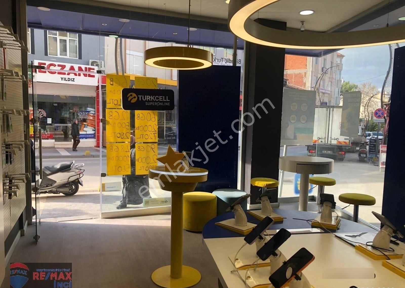 Re/max İnci'den Bigadiç Çarşı Merkezinde Satılık Dükkan