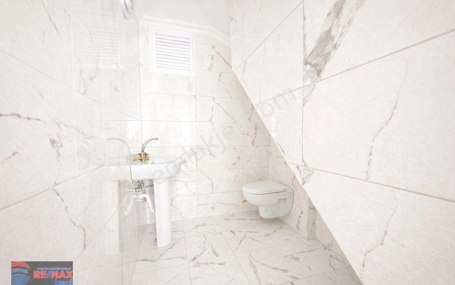 Re/max İnci'den Gop. Ayrı Mutfaklı Teraslı Geniş Kiralık 1+1 - Görsel 44