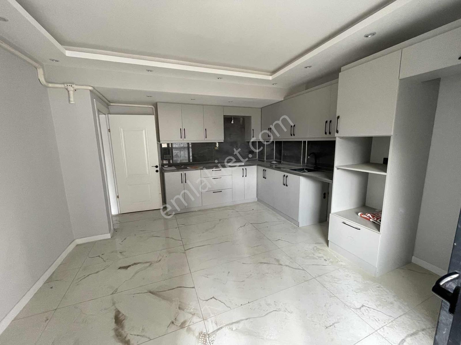 Salihli Namıkkemal Mahallesinde Satılık 3+1 Daire