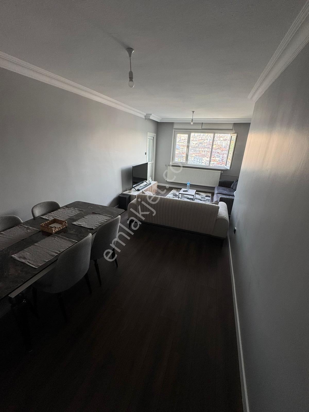E-5 Üzerinde Site İçerisinde Satılık 3+1 Tadilatlı Daire - Görsel 6