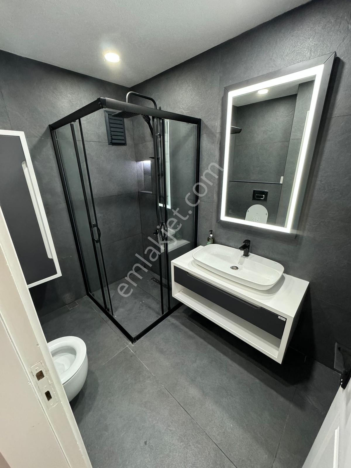 E-5 Üzerinde Site İçerisinde Satılık 3+1 Tadilatlı Daire - Görsel 5