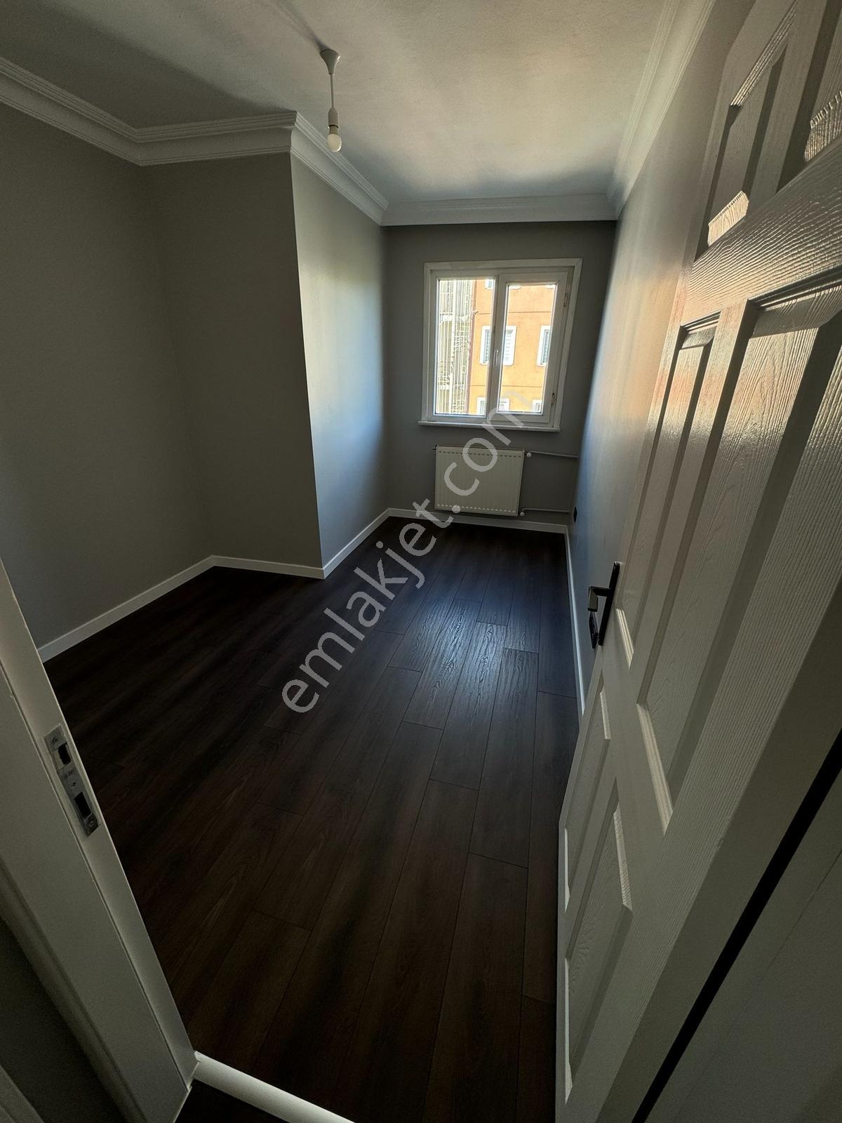 E-5 Üzerinde Site İçerisinde Satılık 3+1 Tadilatlı Daire - Görsel 22
