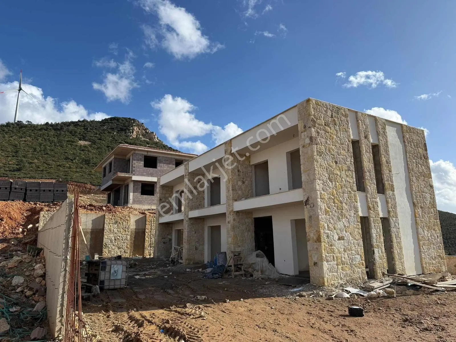 Foça'da Projeden Fırsat Fiyatlı Villa Hak Devri - Görsel 2