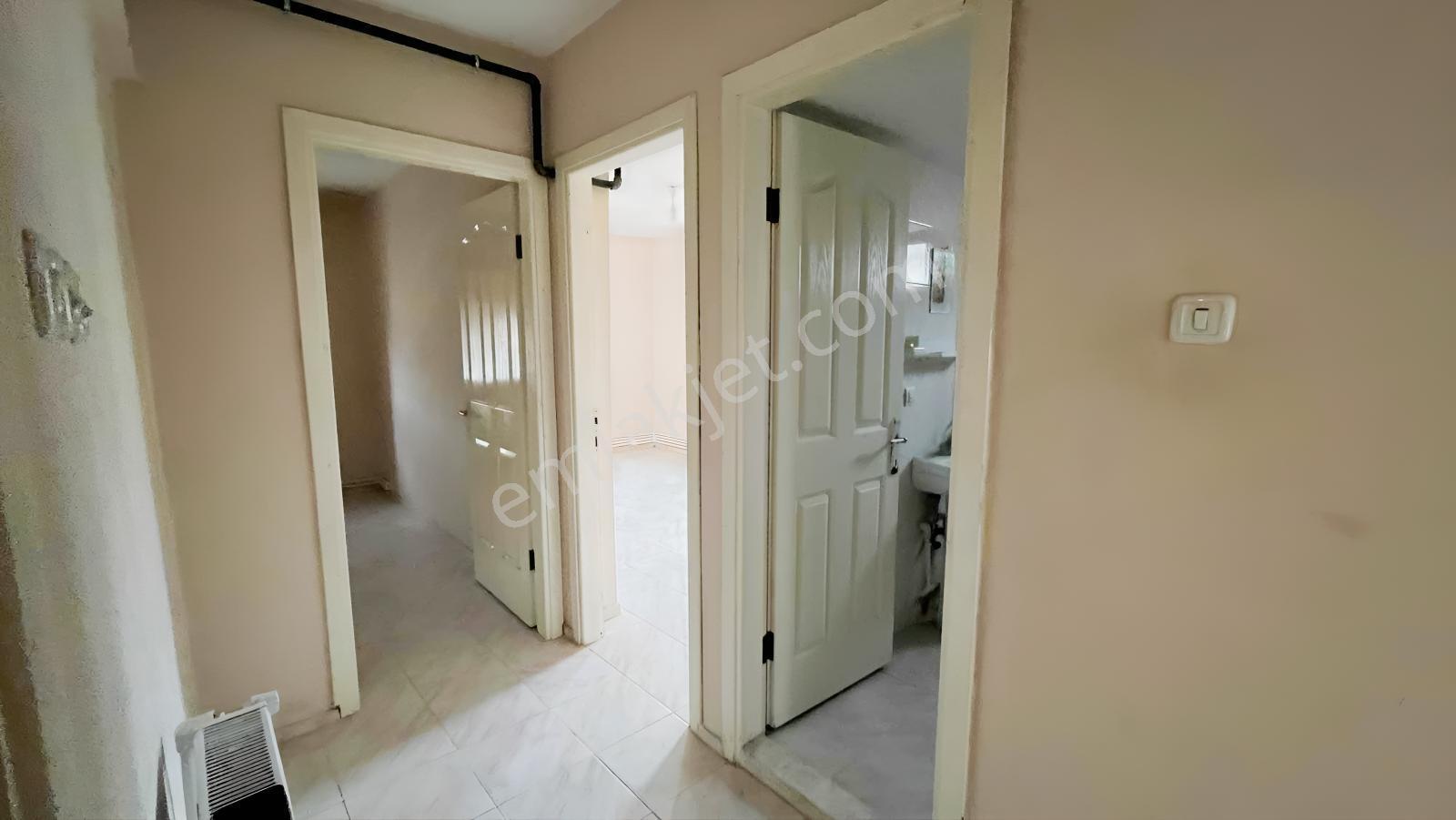 Yeni Foçada Site İçerisinde Doğalgazlı 2+1 Kiralık Daire - Görsel 8