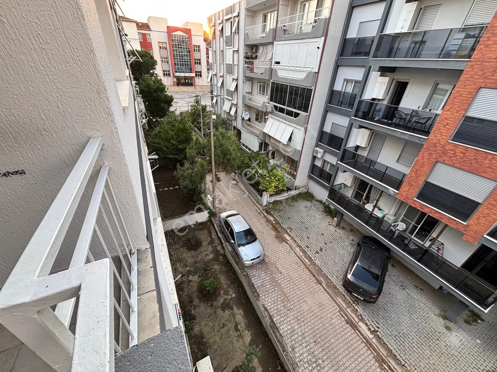 Karşıyaka Bahçelievlerde Çift Cepheli Ara Kat 2+1 Satılık Daire - Görsel 11