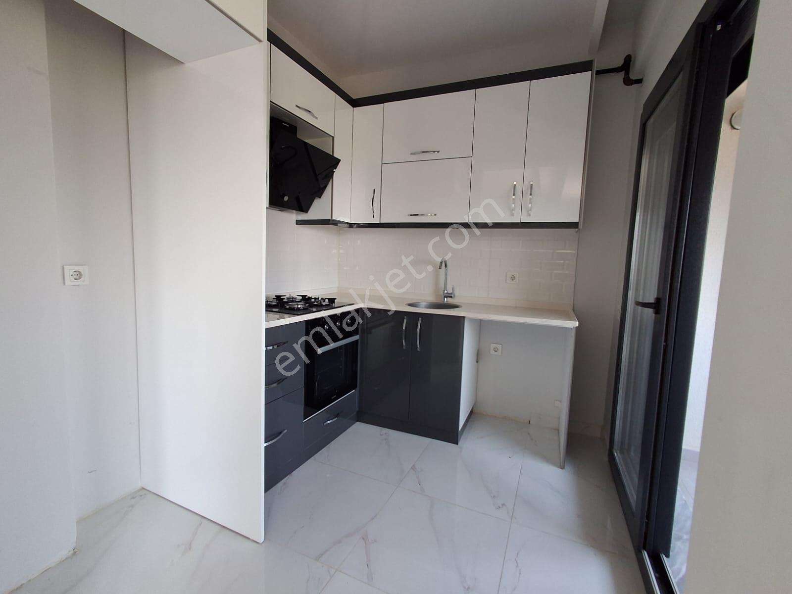 Bornova Evka 3 Metro Yakını Kiralık 4+1 Çatı Dubleksi - Görsel 12