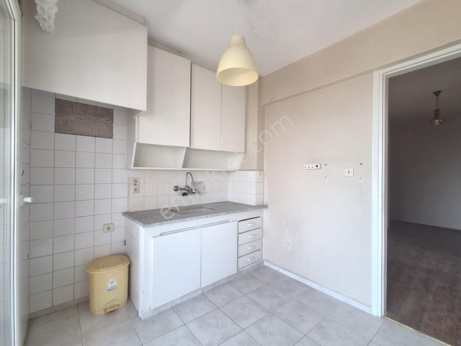 Bornova Büyük Park Karşısı Kiralık 3+1 - Görsel 9