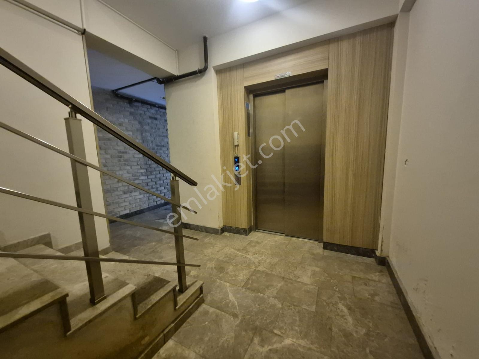 Karşıyaka Donanmacı Yeni Bina İzban Ve Çarşı Yakını 2+1kiralık - Görsel 11