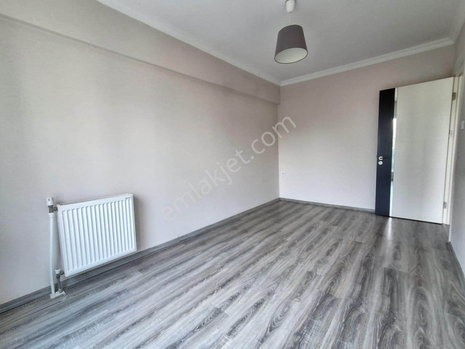 Bornova Forum Ve Ege Ünv.yakını Eşyalı 1+1 Kiralık Daire - Görsel 11