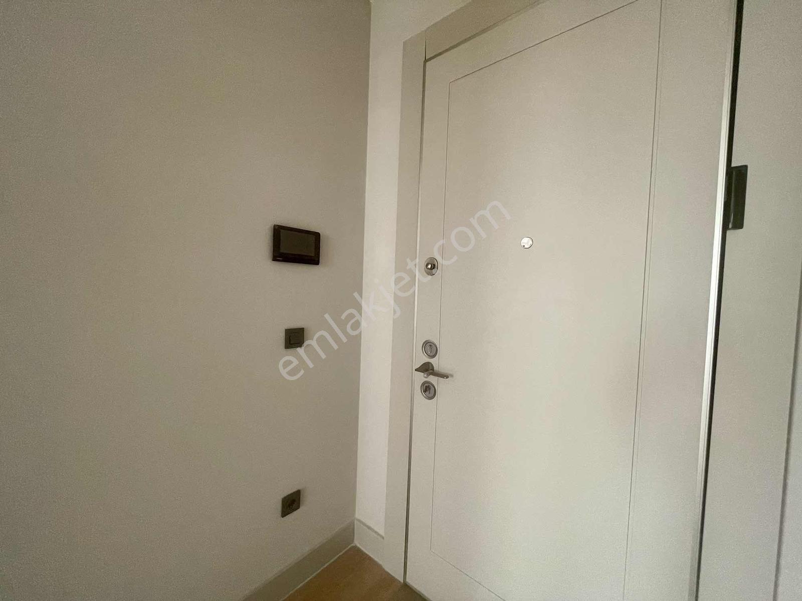 Evora'da Köşe,kapalı Yatak Odalı,1+1 Daire/ofis/muayenehane - Görsel 13