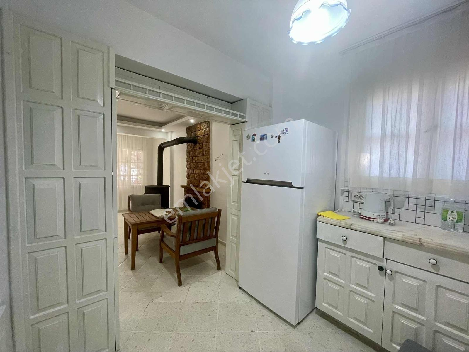 Yenifoça'da Tam Müstakil, Bahçeli Doğalgazlı Villa - Görsel 25