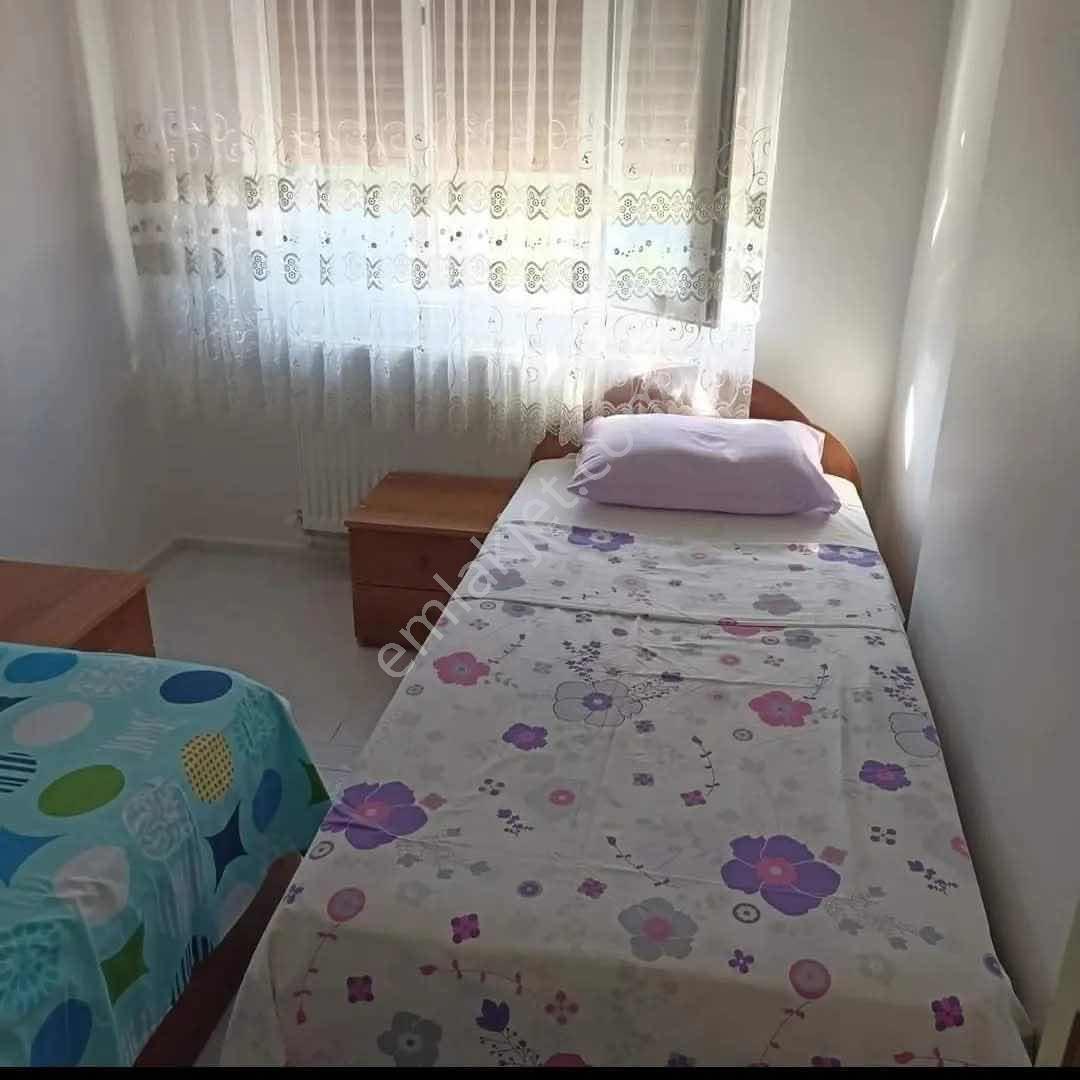 Yenifoça Merkezde Denize 80 Metre Mesafede Ferah 2+1 - Görsel 7
