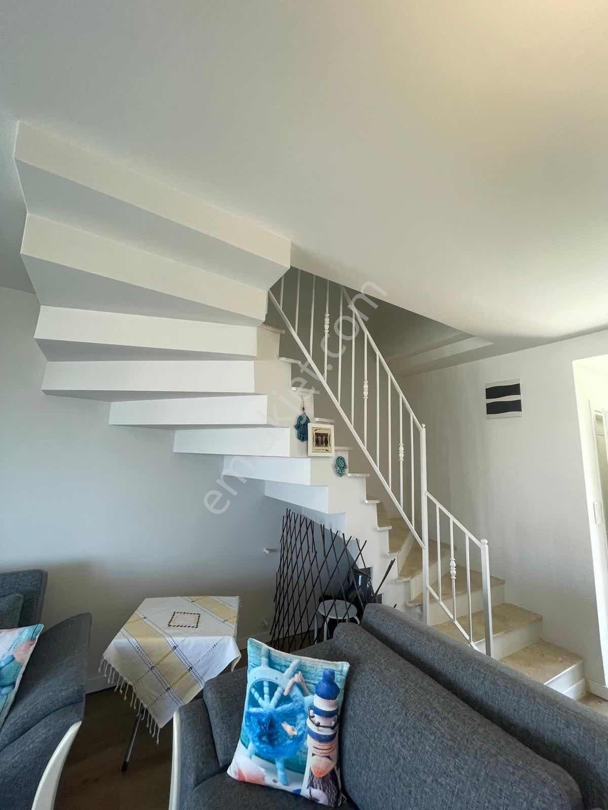 Aykent Sitesi'nde, Eşyalı, Manzaralı Yıllık Kiralık Dubleks - Görsel 14