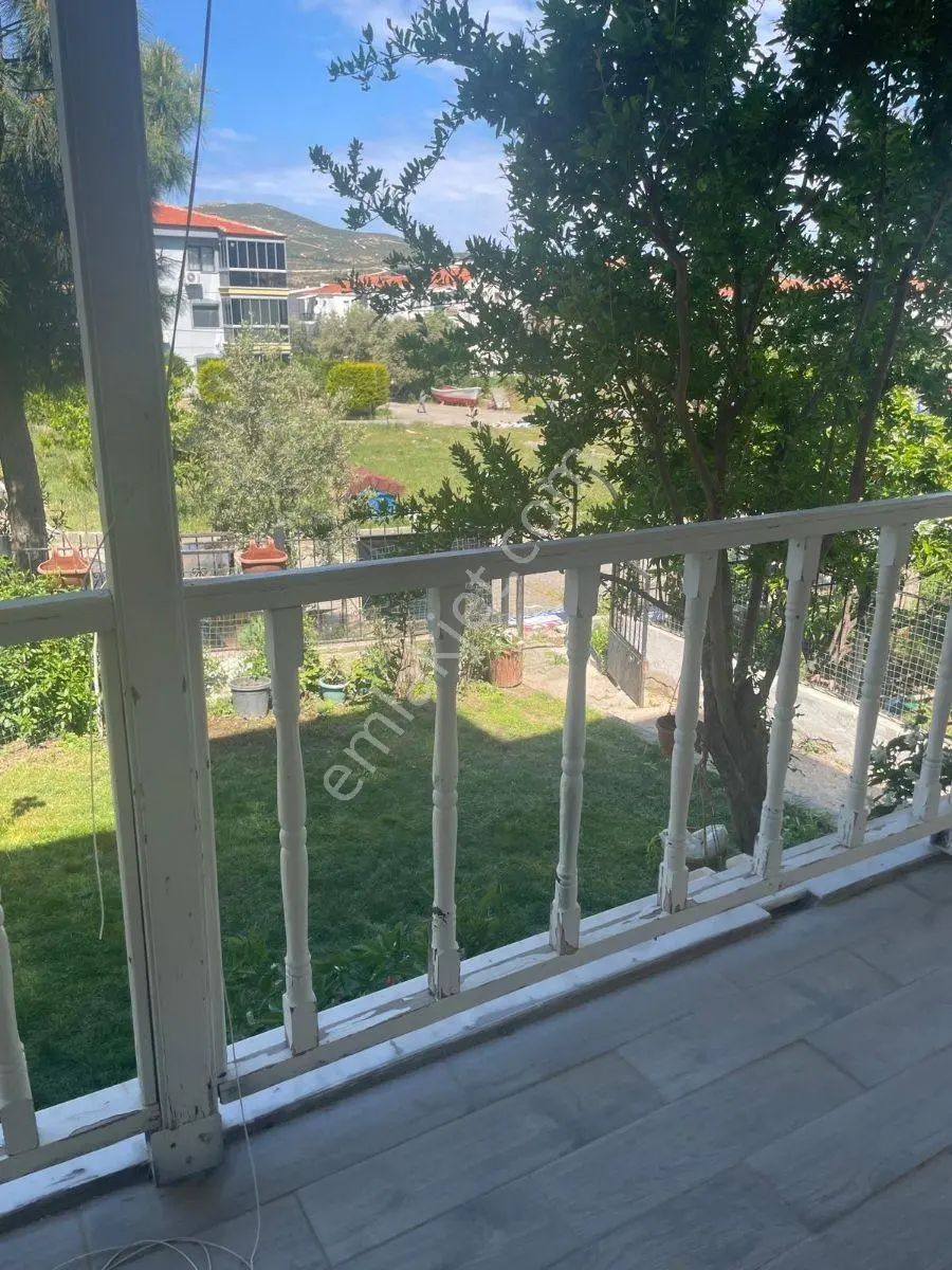 Yenifoça Merkezde Geniş Bahçeli Satılık Dubleks - Görsel 5