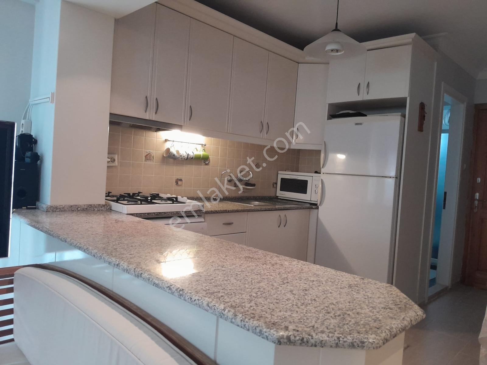 Yeni Foça Burunucunda Denize Sıfır Satılık Villa - Görsel 8