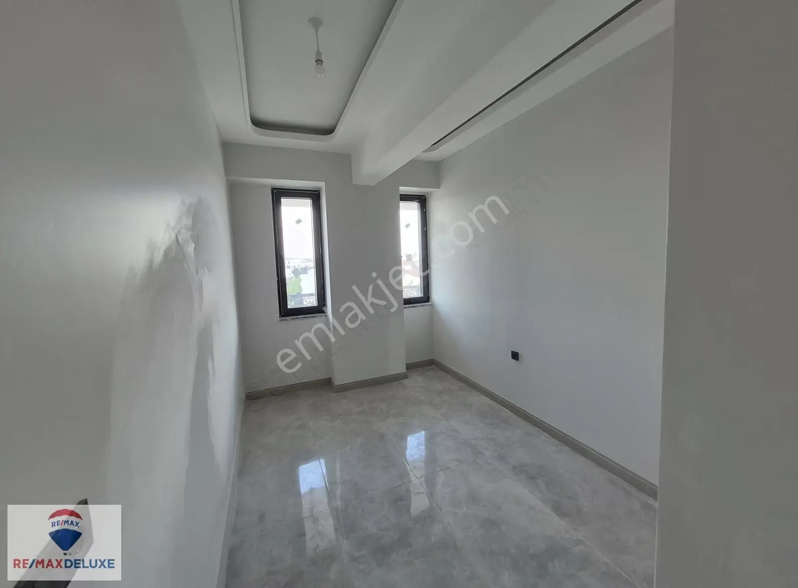 Fsm'de Cadde Üzerinde Satılık Lüx 3+1 Çatı Dubleks Eğimsiz Daire - Görsel 2